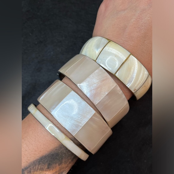 Vintage Mother of pearl bangles brass and silver tone with chunky necklace - Picture 7 of 8